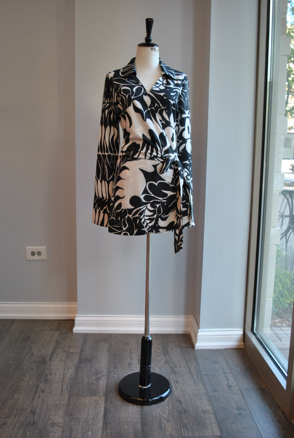 CLEARANCE - BLACK AND WHITE ROMPER