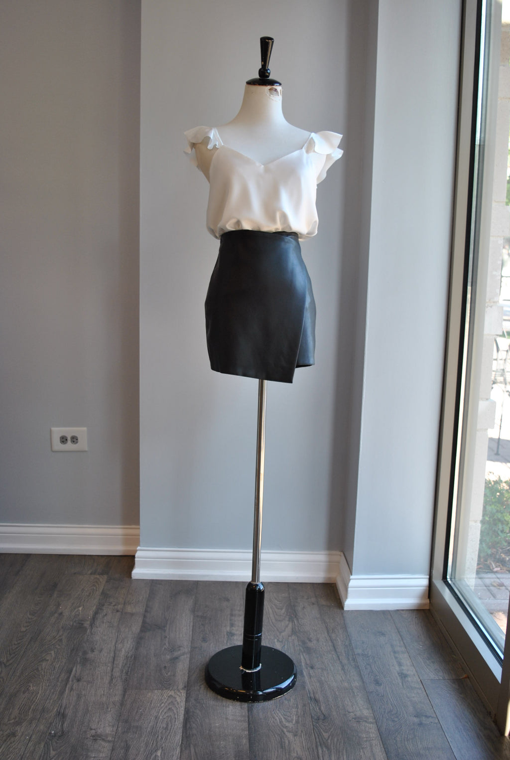 CLEARANCE - BLACK FAUX LEATHER SKORT