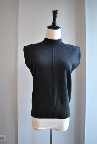 BLACK CUT OUT SWEATER TOP