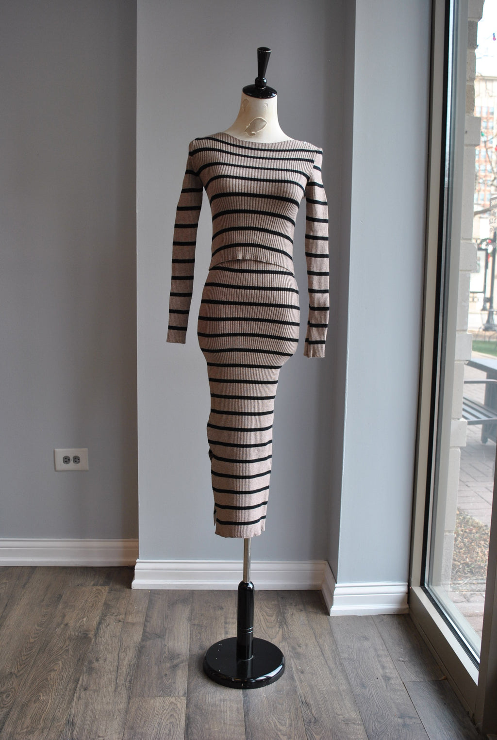 TAUPE AND BLACK STRIPES SWEATER SET