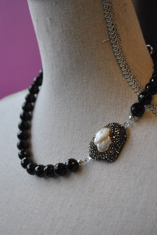 AMAZONITE, PEARLS AND SWAROVSKI CRYSTALS SIMPLE NECKLACE
