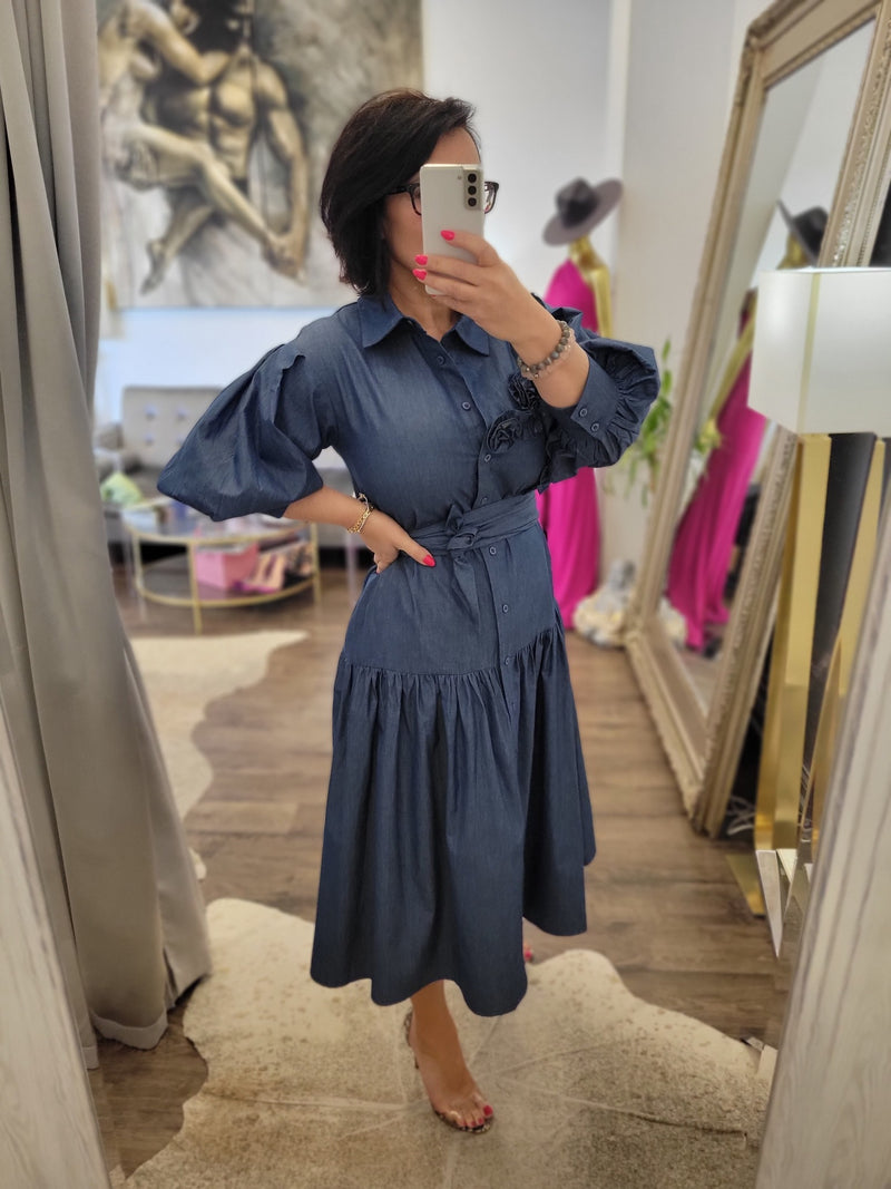 DARK DENIM TUNIC DRESS WITH A BELT AND FLOWERS