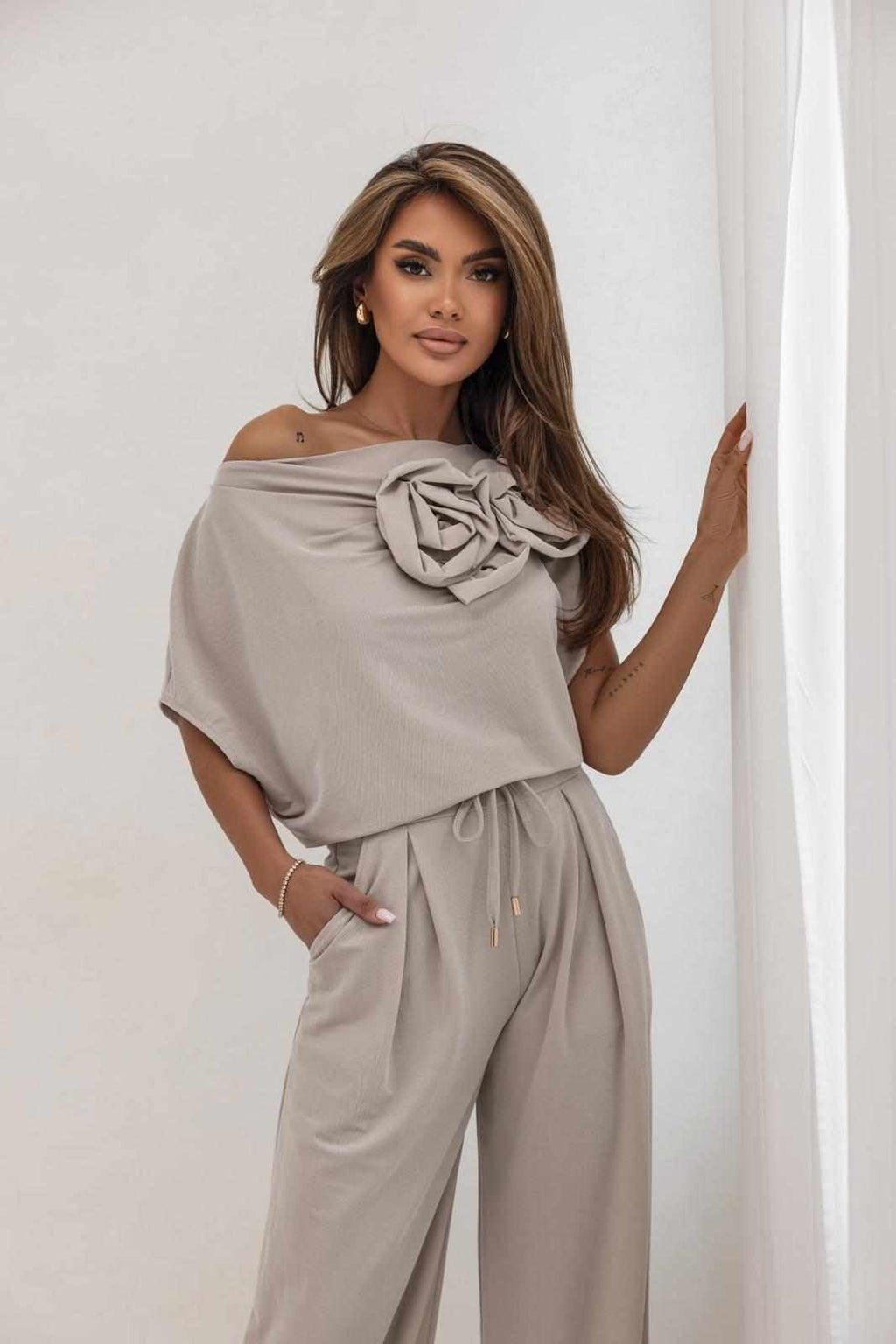 LIGHT BEIGE SUMMER FLOWER SET