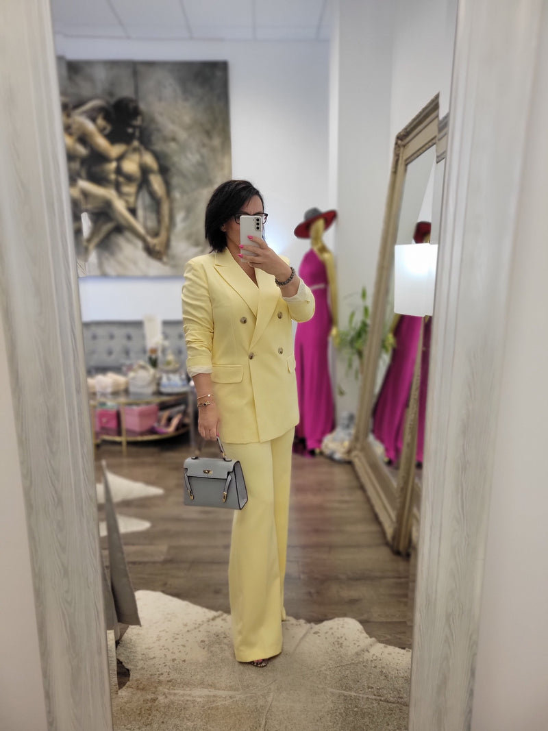 YELLOW SUIT