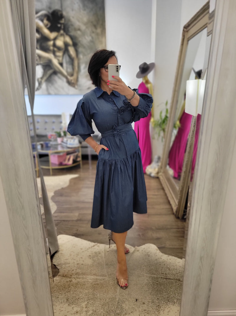 DARK DENIM TUNIC DRESS WITH A BELT AND FLOWERS