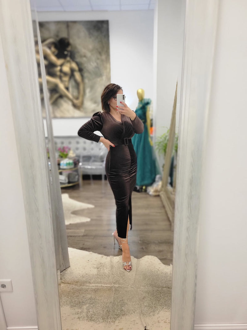 CHOCOLATE BROWN MIDI VELVET DRESS WITH A BELT Le Obsession Boutique CHOCOLATE BROWN MIDI VELVET DRESS WITH A BELT Le Obsession Boutique