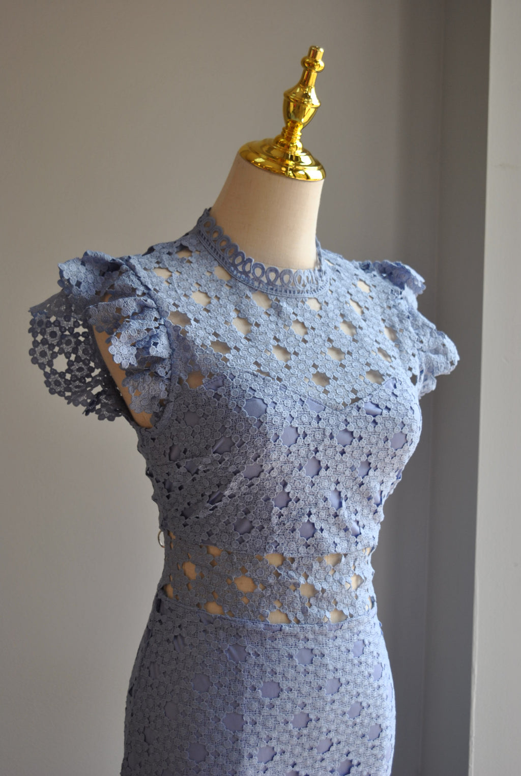 PERIWINKLE LACE MIDI SUMMER DRESS WITH RUFFLES