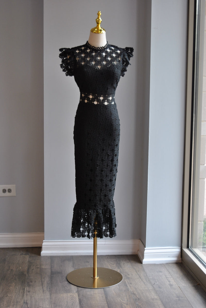 BLACK MIDI LACE DRESS WITH RUFFLES