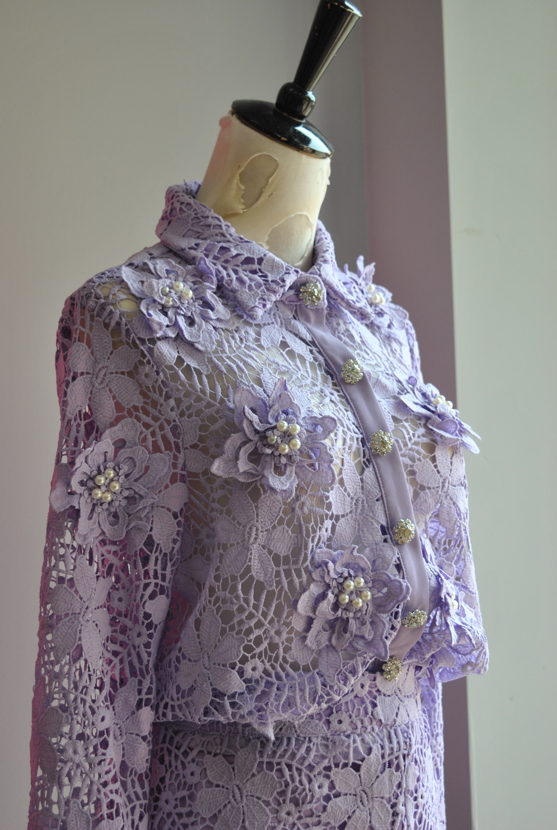 CLEARANCE - LAVENDER LACE SUMMER SET OF SHORTS AND A BLOUSE – Le