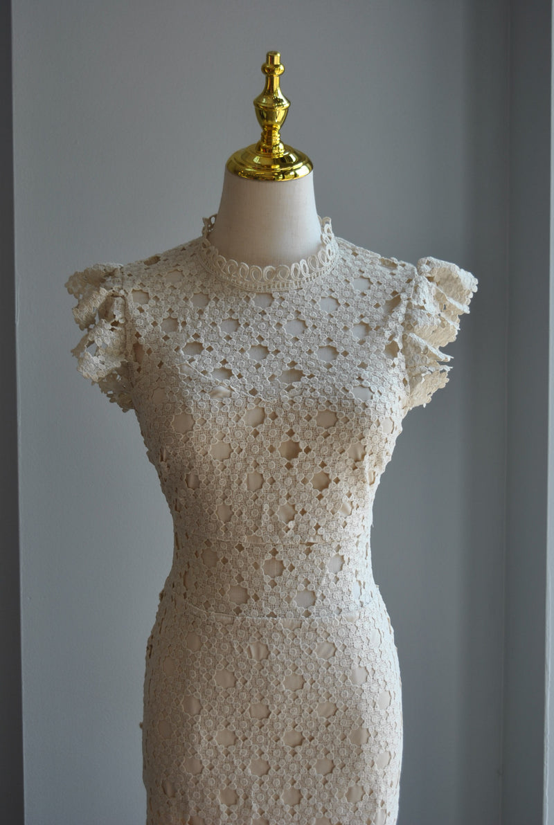 BEIGE LACE SUMMER DRESS WITH RUFFLES