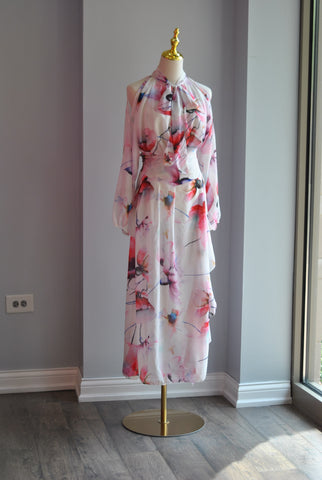WHITE AND MULTICOLOR FLOWER SUIT