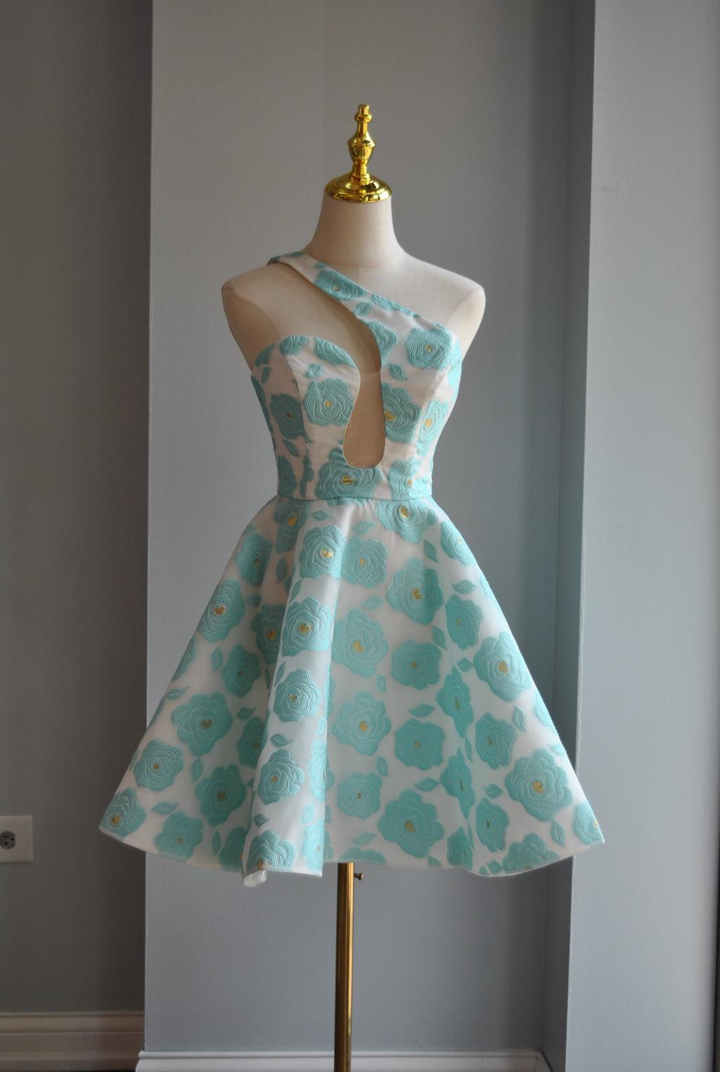 WHITE AND MINT FIT AND FLAIR SUMMER MINI DRESS