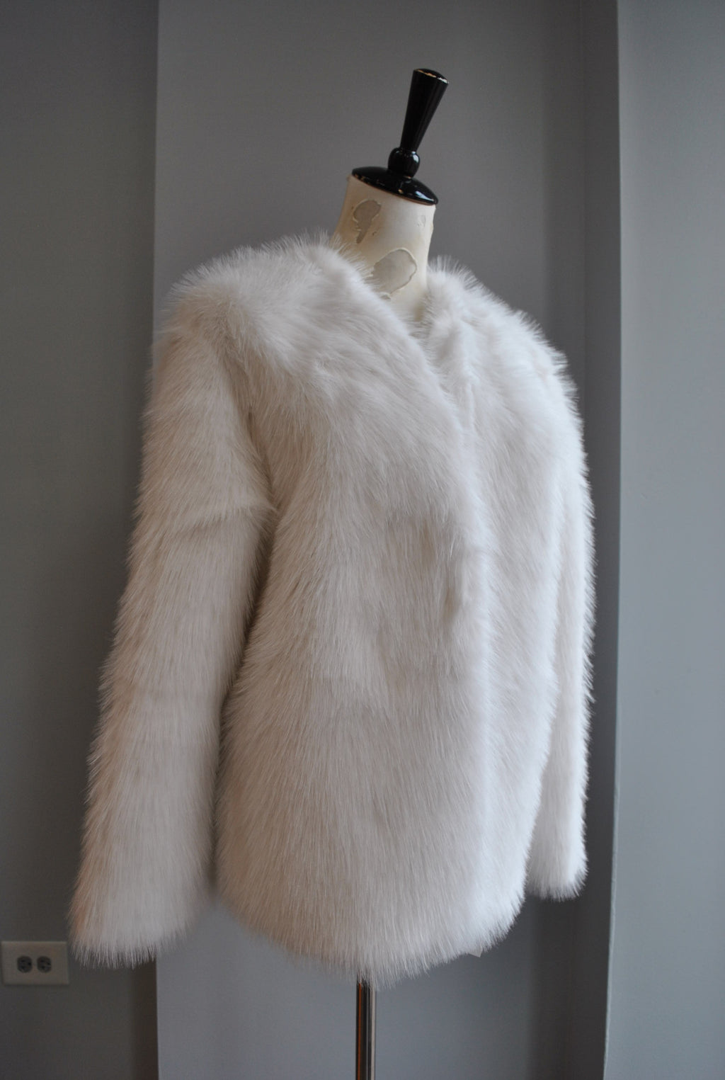 WHITE FAUX FUR JACKET