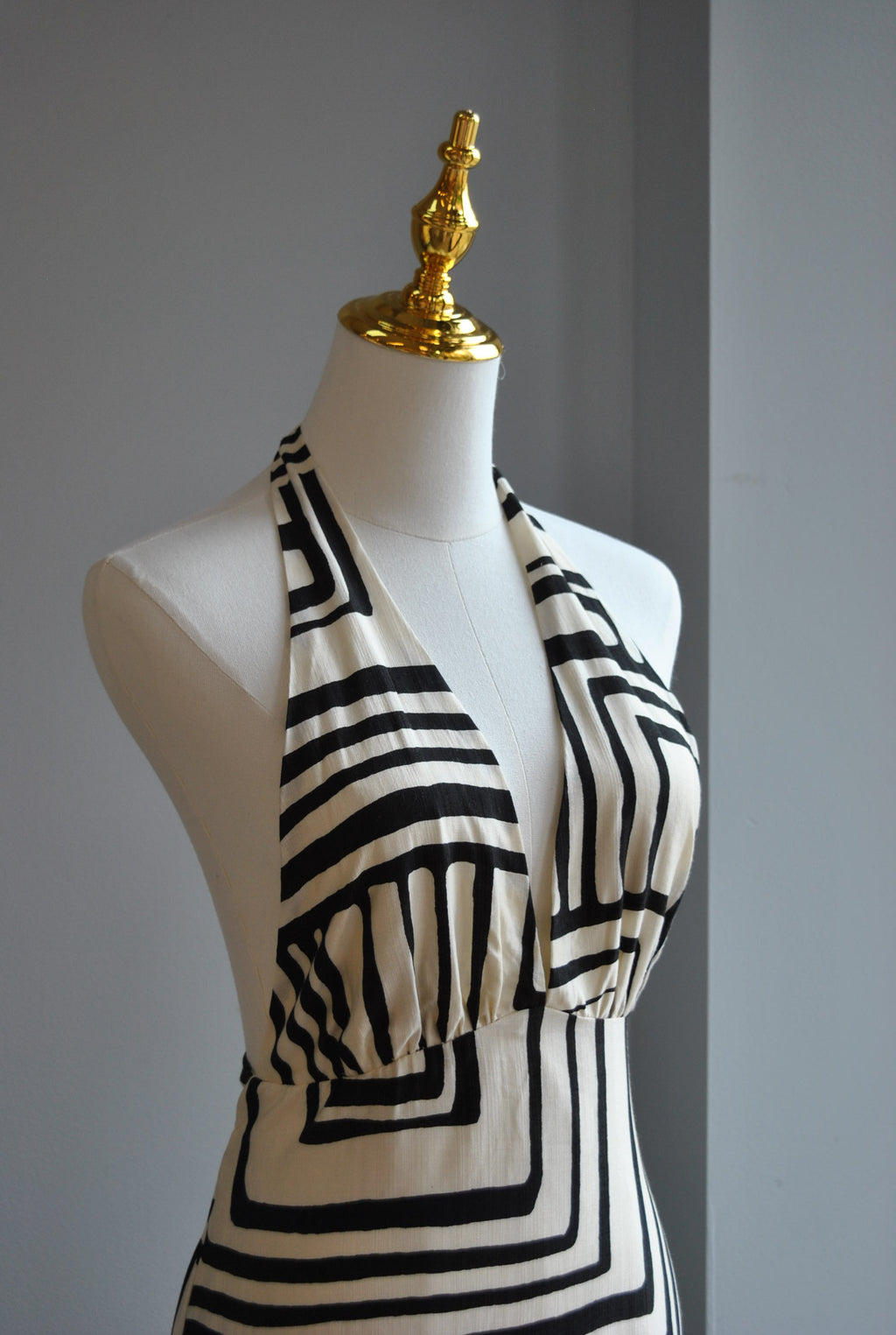 BLACK AND OFF WHITE SUMMER HALTER STYLE DRESS WITH OPEN BACK AND SIDE POCETS