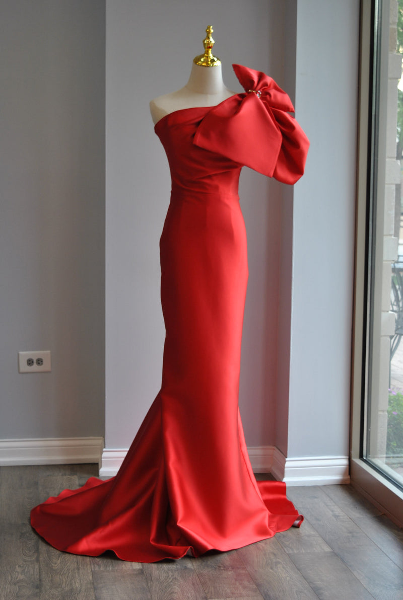 red bow dress RED LONG EVENING GOWN WITH SIDE BOW – Le Obsession Boutique