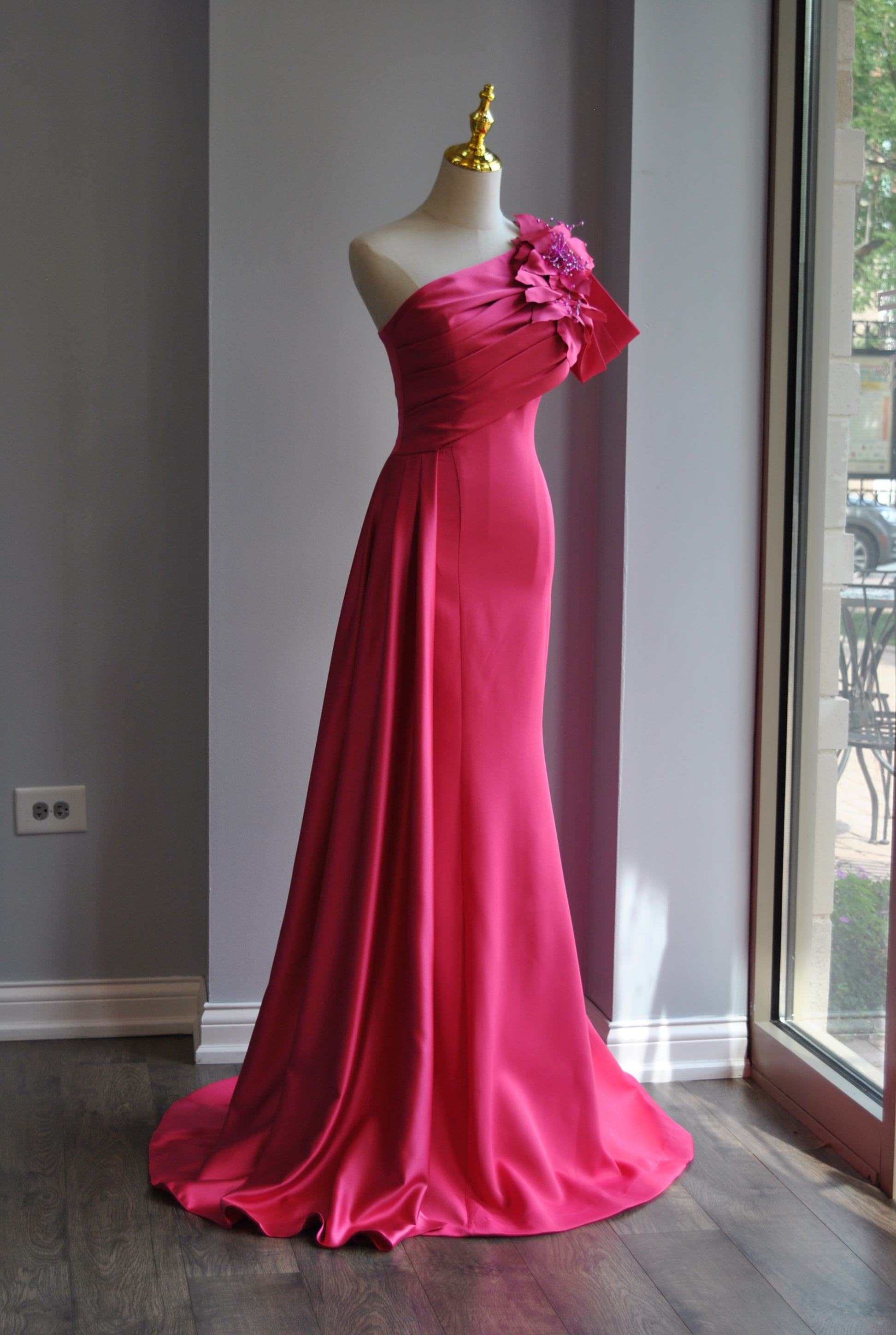 FUCHSIA LONG EVENING GOWN WITH SIDE FLOWER – Le Obsession Boutique