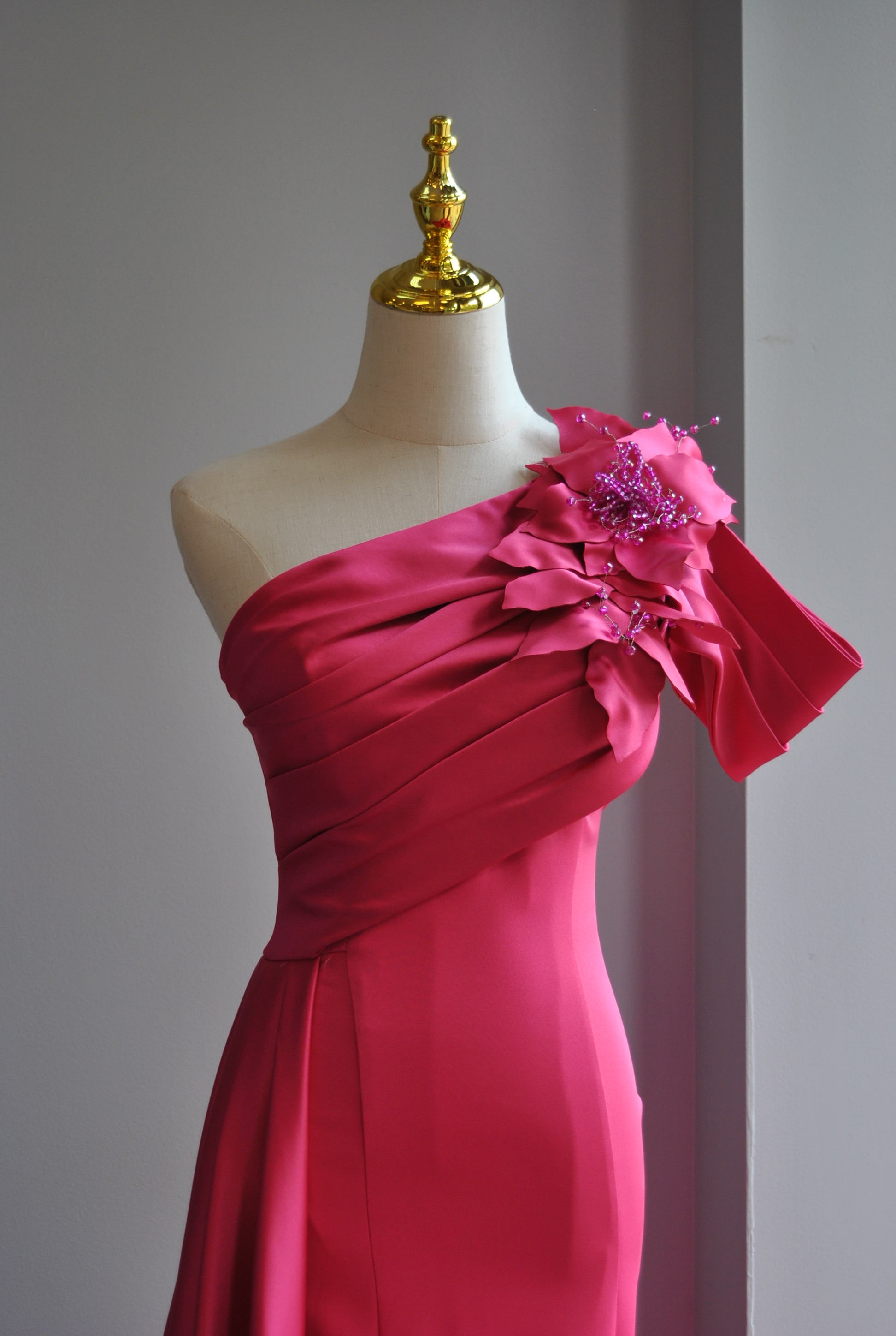 FUCHSIA LONG EVENING GOWN WITH SIDE FLOWER – Le Obsession Boutique