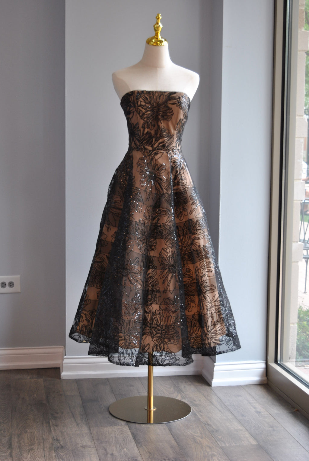 BLACK AND BEIGE SEQUIN MIDI FIT AND FLAIR COCKTAIL DRESS