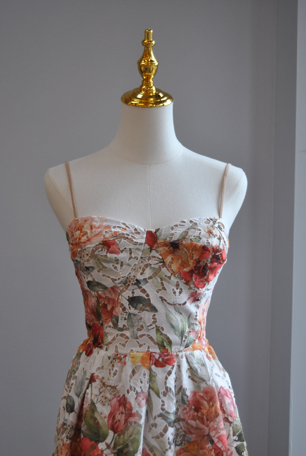 MULTICOLOR MIDI LACE DRESS