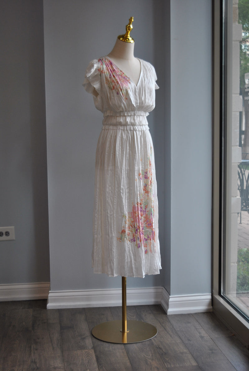 WHITE MIDI SUMMER DRESS WITH FLOWER DETAIL