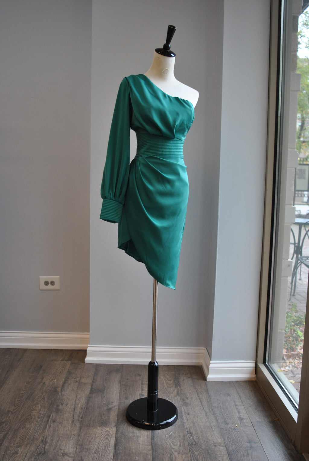 EMERALD GREEN ASYMMETRIC SILKY DRESS