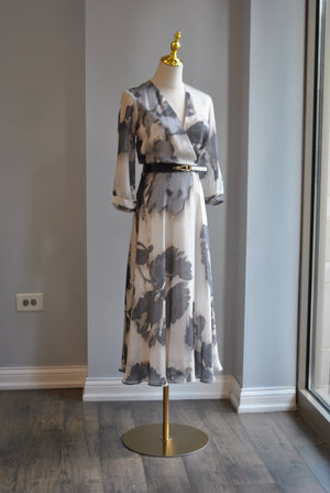 GREY AND VANILLA MIDI DRESS WITH A BELT