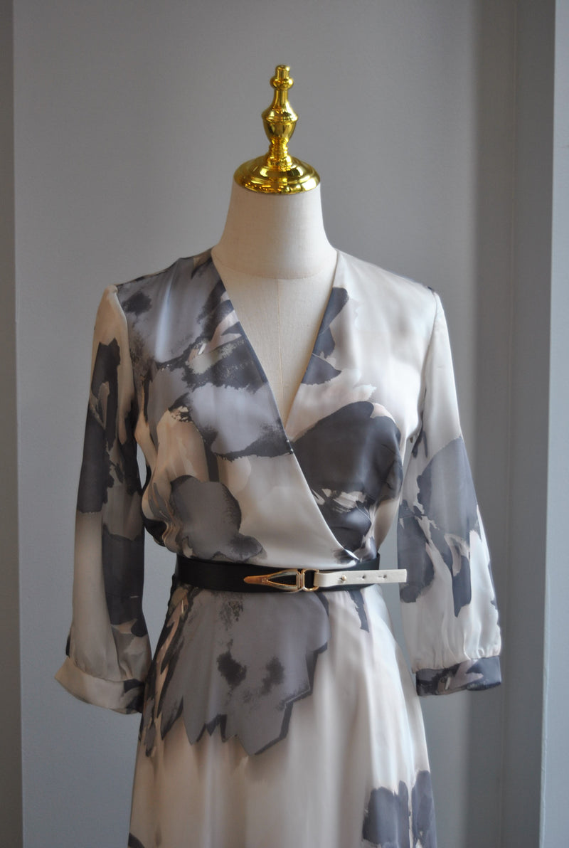 GREY AND VANILLA MIDI DRESS WITH A BELT