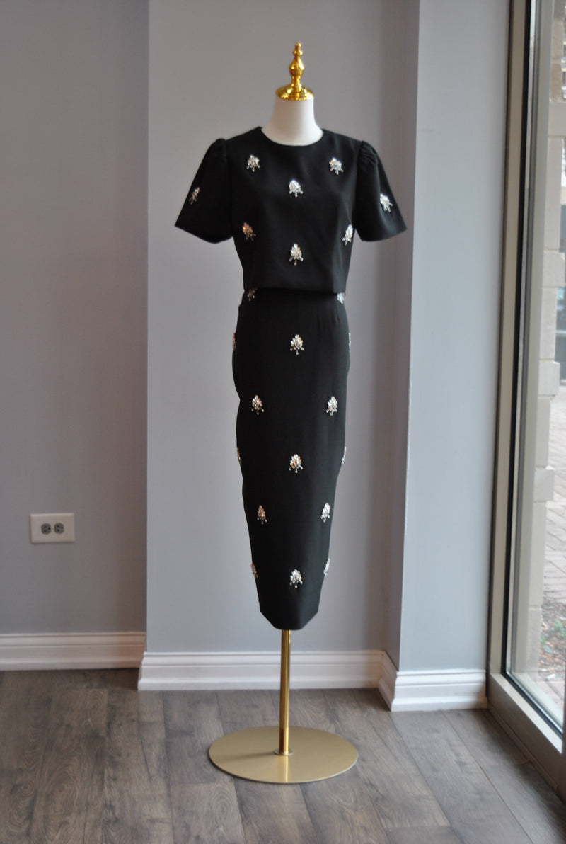BLACK SET OF MIDI SKIRT AND CROPPED TOP WITH CRYSTALS