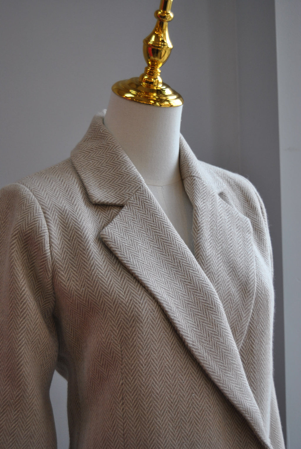 BEIGE AND WHITE CHECK BLAZER