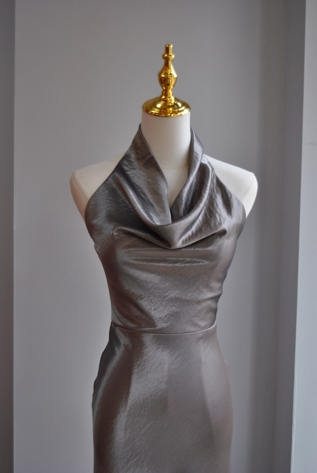 SILVER SILKLY MIDI DRESS WITH OPEN BACK AND HALETR NECK