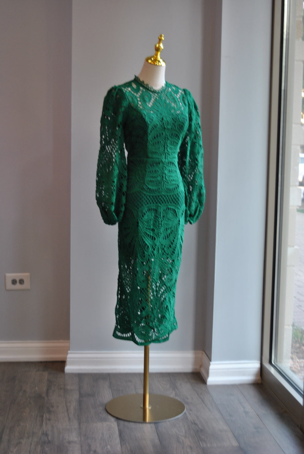 EMERALD GREEN MIDI LACE DRESS