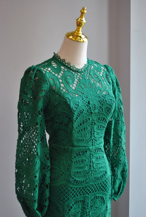 EMERALD GREEN MIDI LACE DRESS