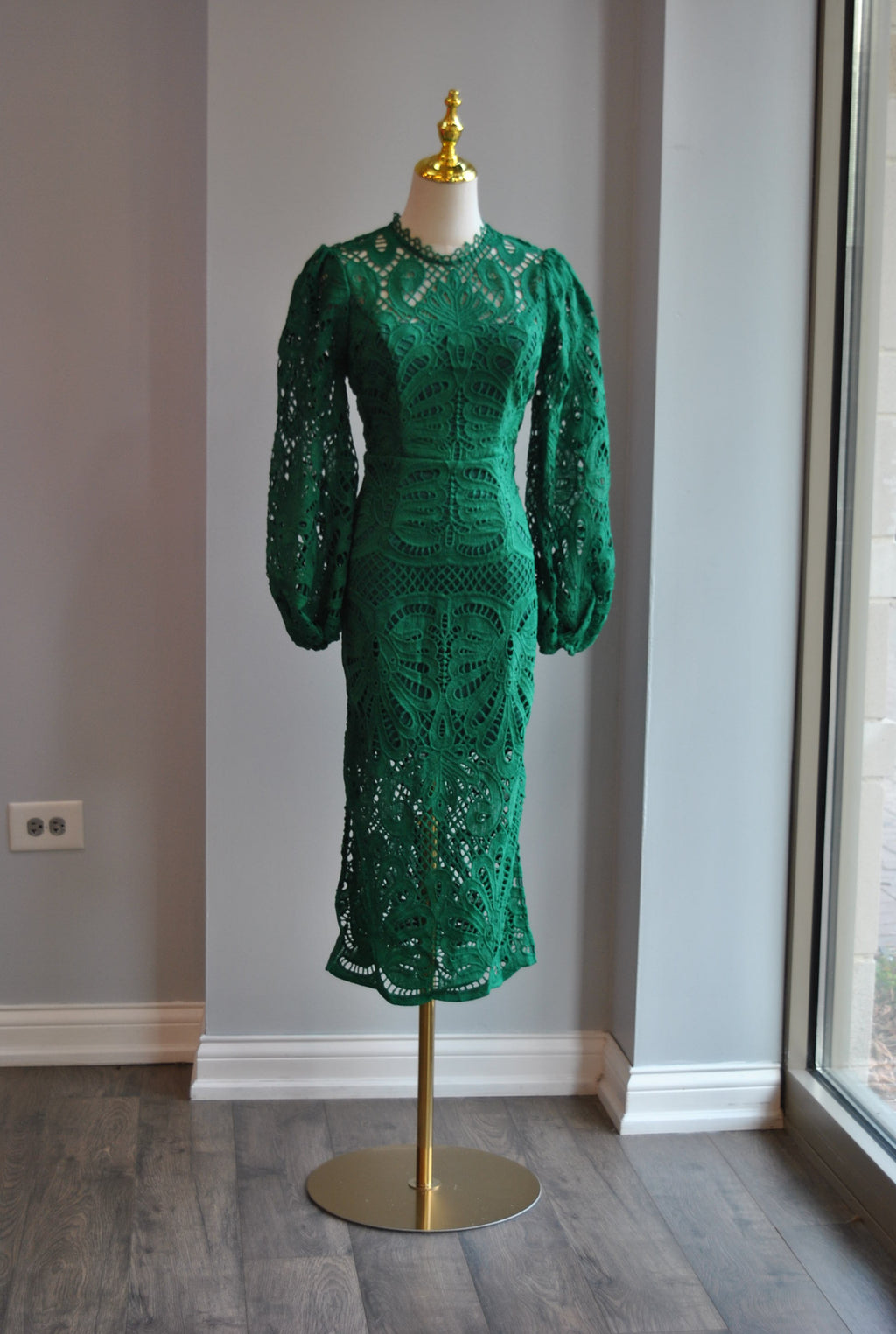 EMERALD GREEN MIDI LACE DRESS