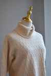 VANILLA TURTLENECK SWEATER