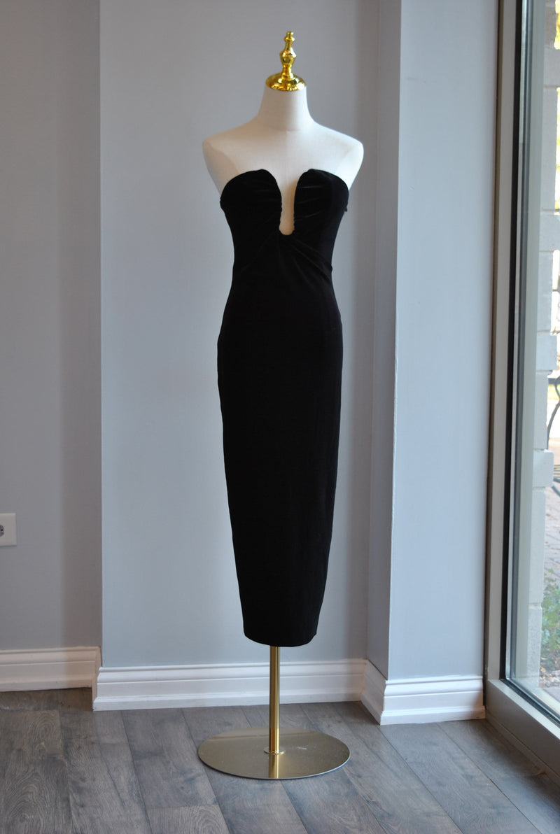BLACK VELVET STRAPLESS MIDI DRESS BLACK VELVET STRAPLESS MIDI DRESS