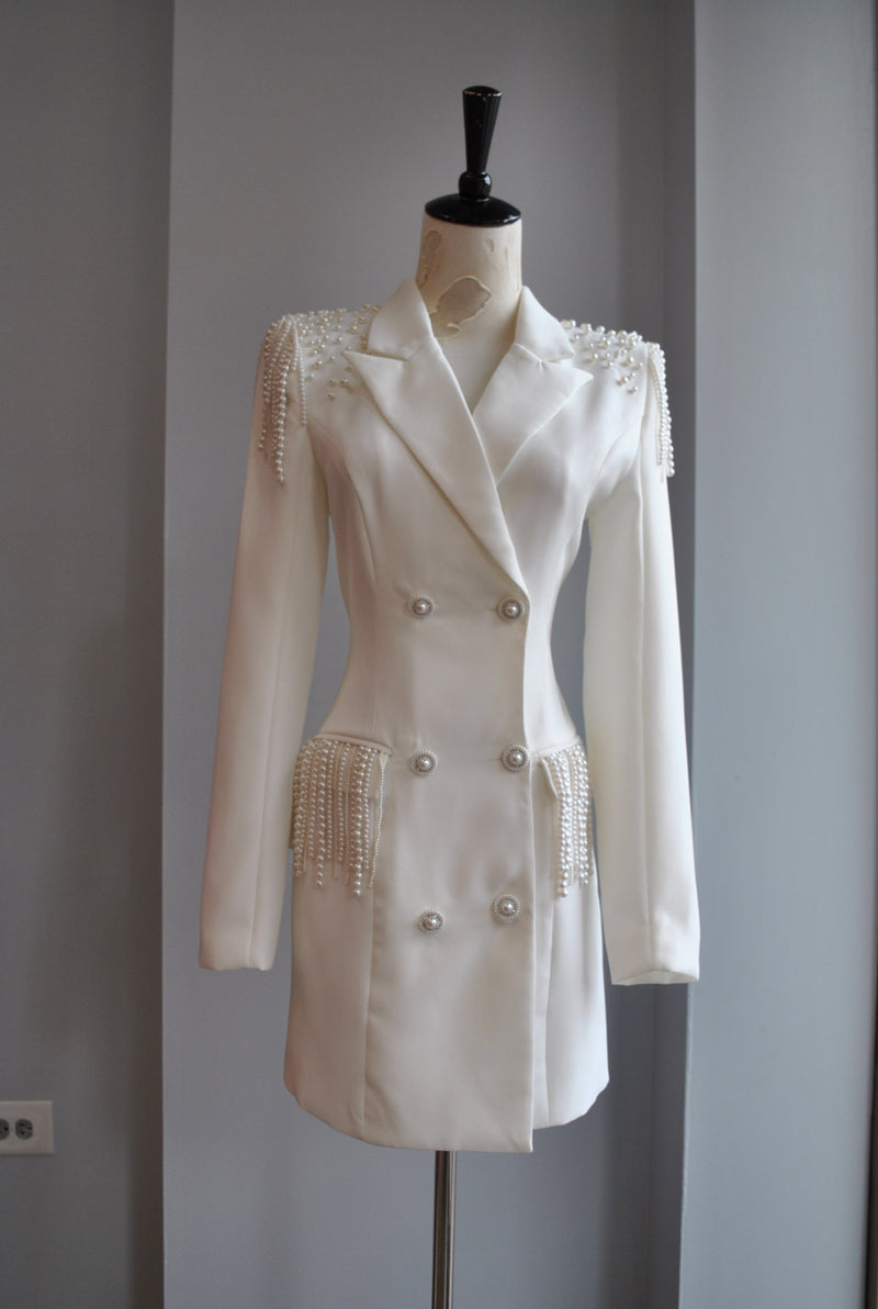 WHITE JACKET DRESS WITH PEARLS
