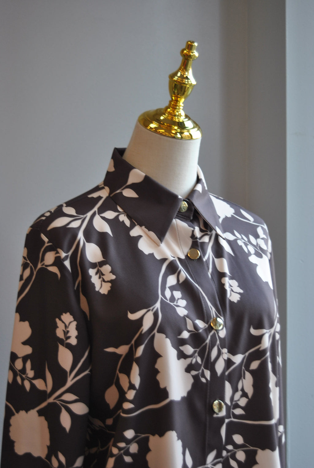 CHOCOLATE BROWN AND VANILLA SPRING BLOUSE