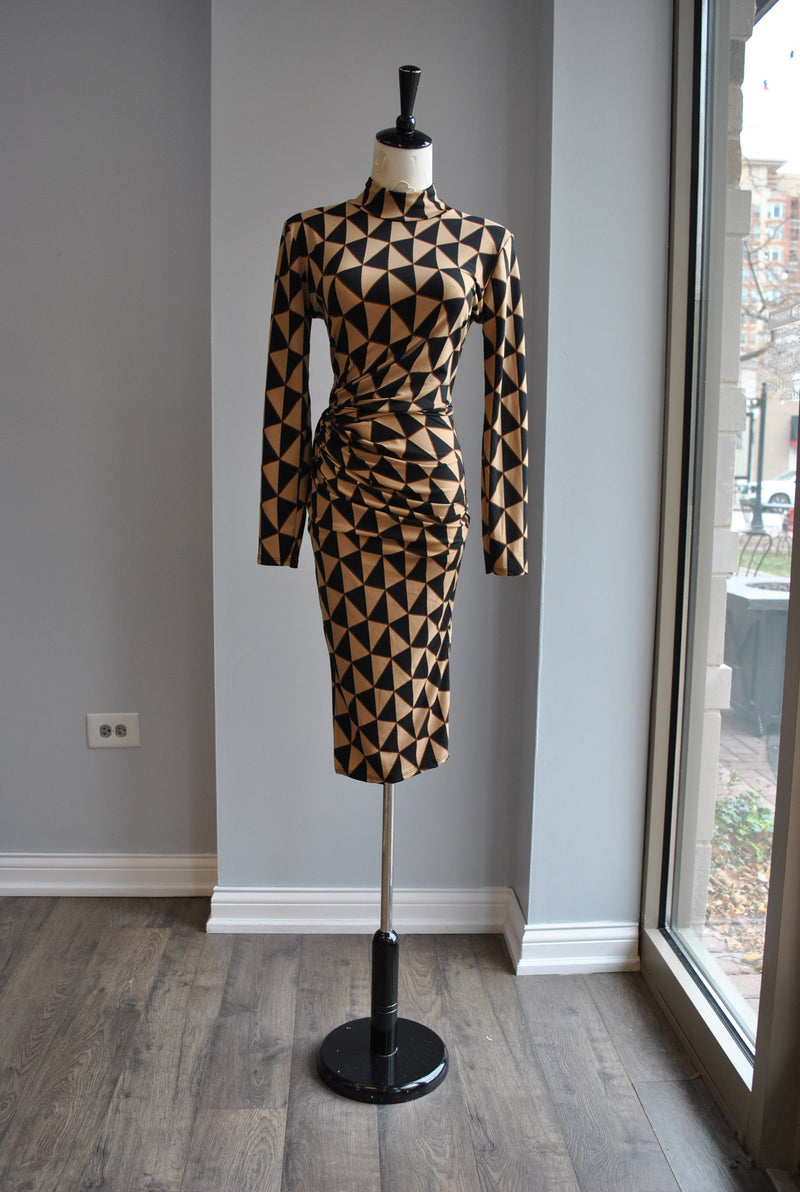 BLACK AND BEIGE PRINT FIT DRESS WITH SIDE RUSHING AND HIGH NECK