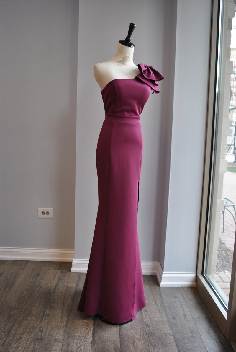 PLUM COLOR LONG EVENING DRESS WITH SIDE BOW