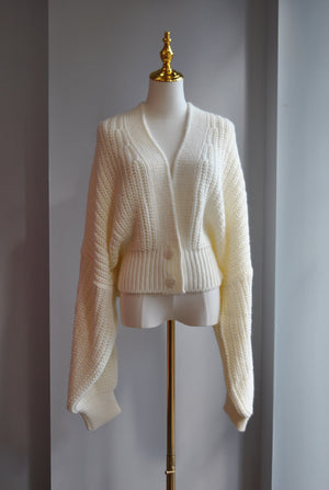 OFF WHITE CHUNKY SWEATER
