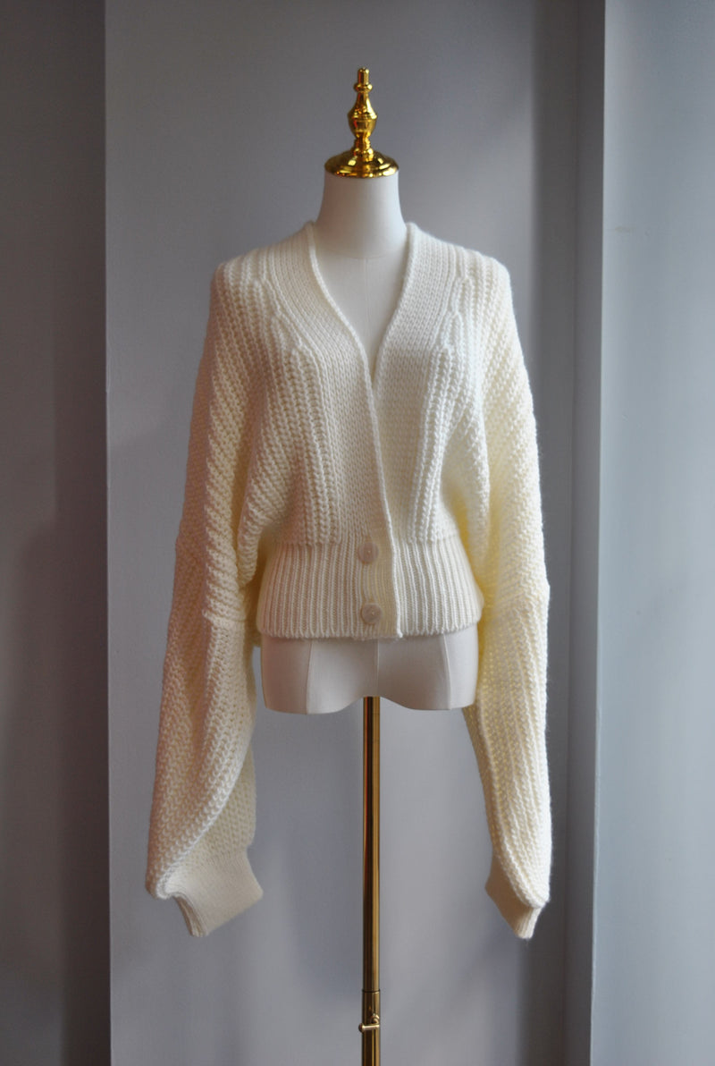 OFF WHITE CHUNKY SWEATER