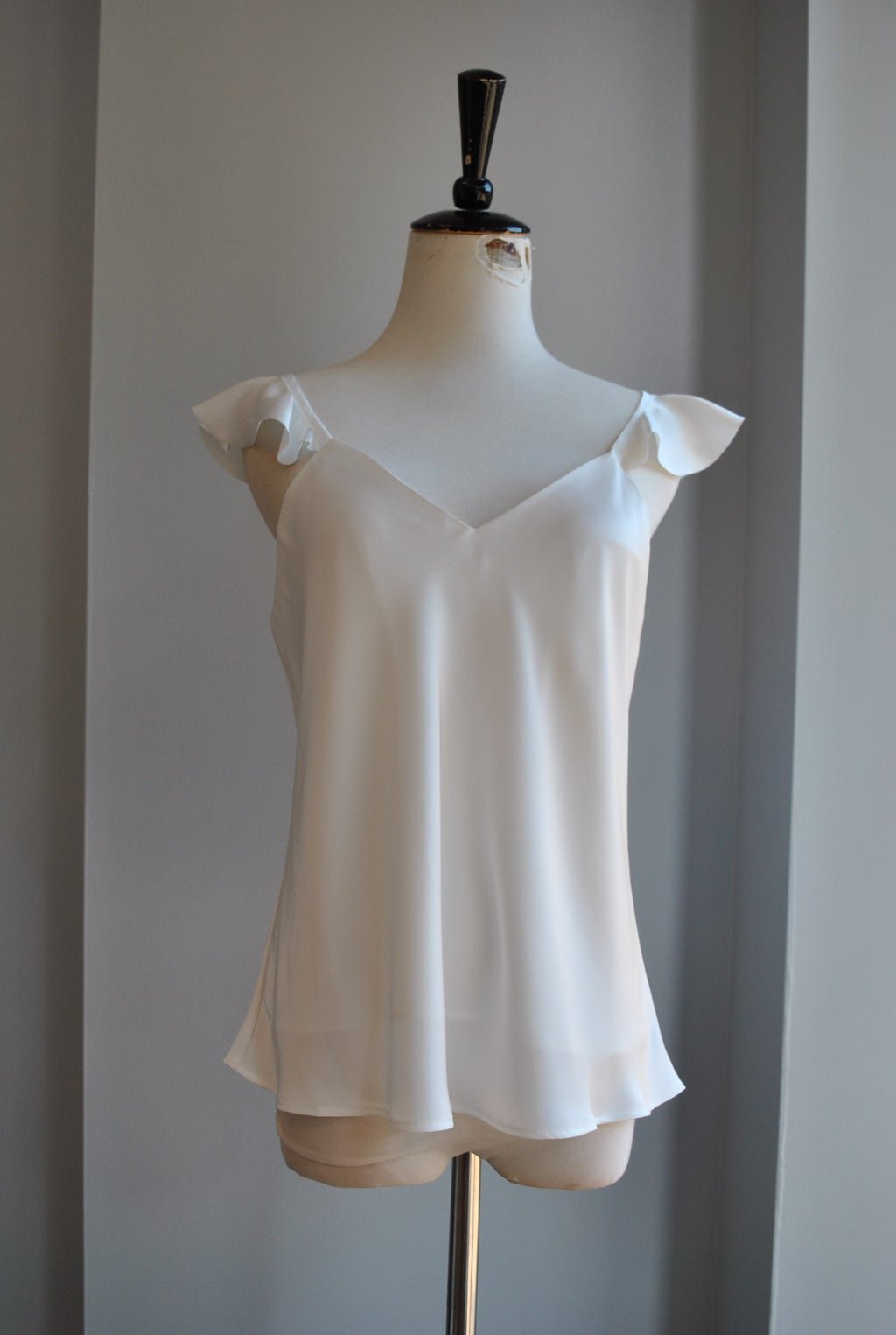 WHITE SIMPLE CAMI