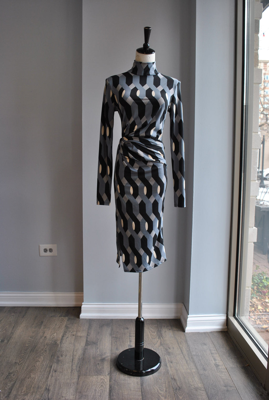 CLEARANCE - GREY MULTI FIT FALL DRESS WITH RUSHING