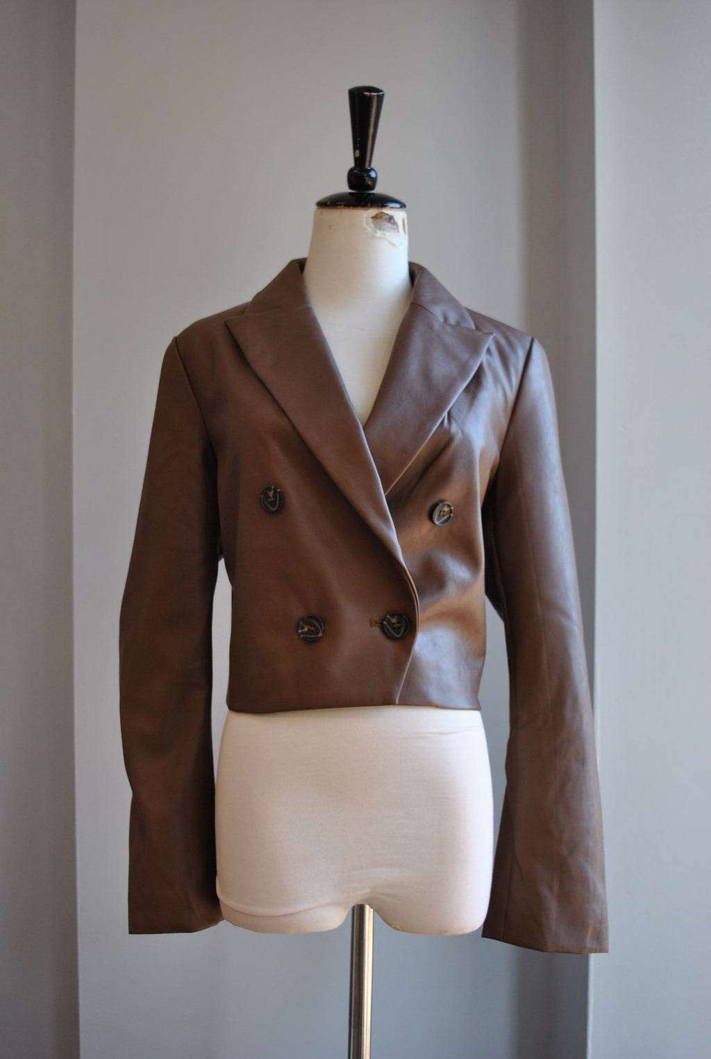 CHOCOLATE BROWN CROPPED FAUX LEATHER JACKET