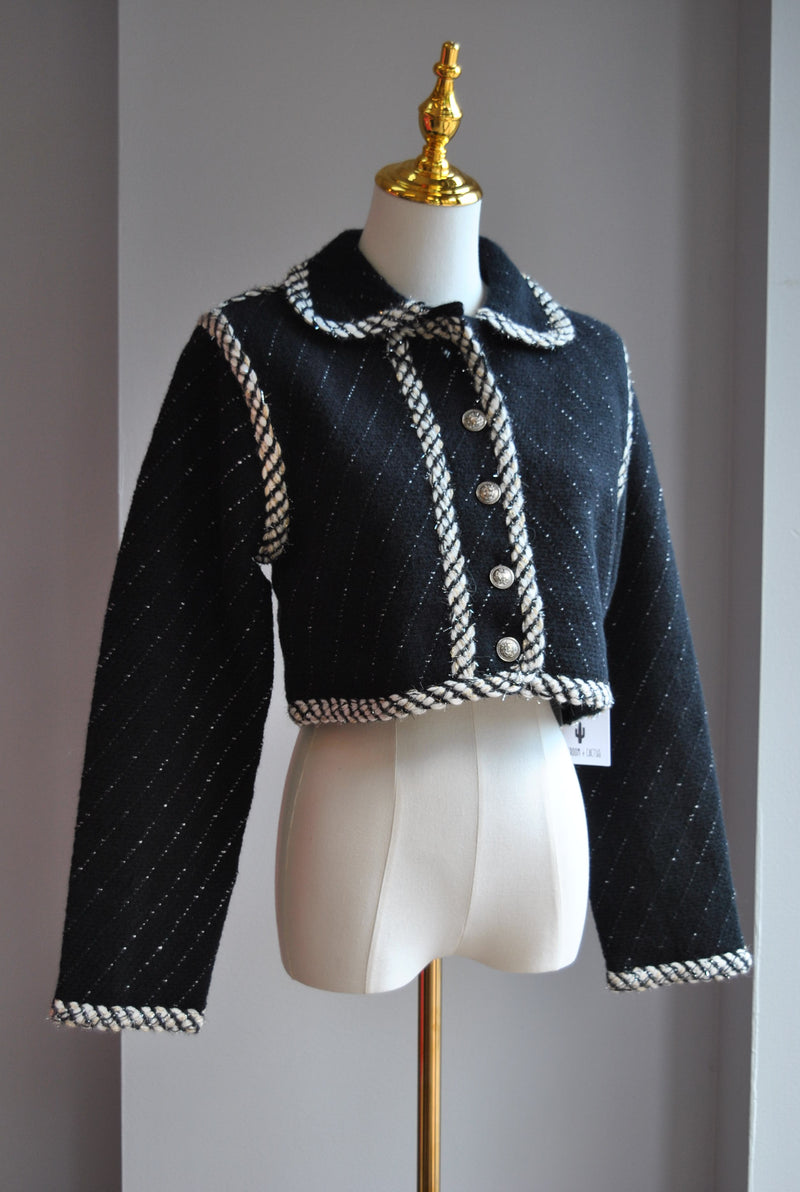 PERFECT BLACK AND WHITE CROPPED FALL JACKET