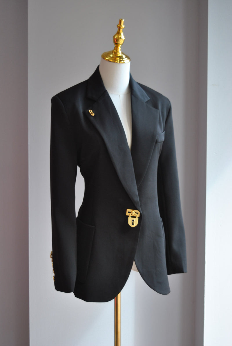 BLACK CLASSIC BLAZER WITH GOLD DETAILS