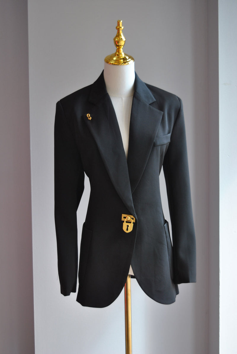 BLACK CLASSIC BLAZER WITH GOLD DETAILS