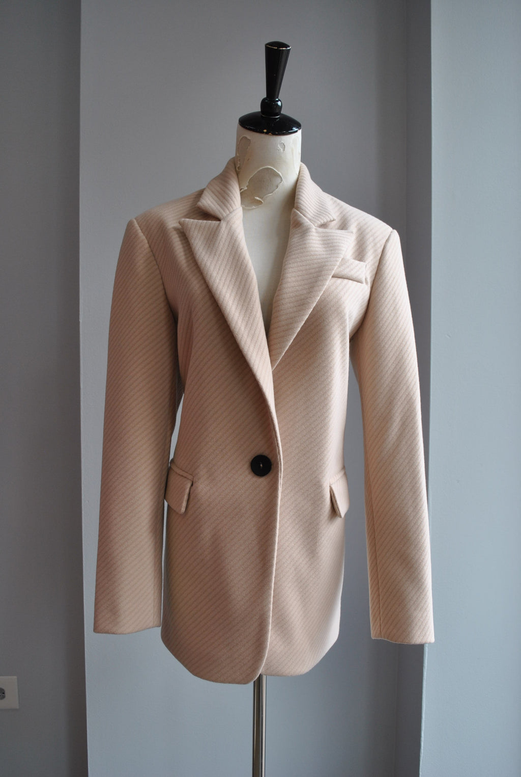 BEIGE SPRING BLAZER JACKET