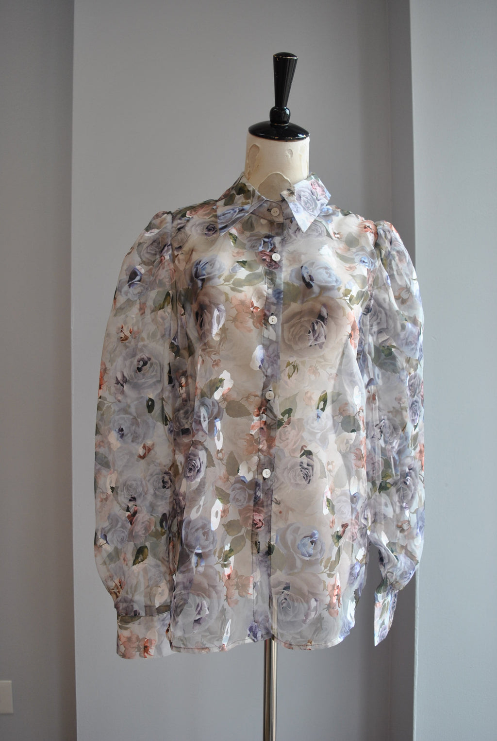GREY FLOWERS BLOUSE