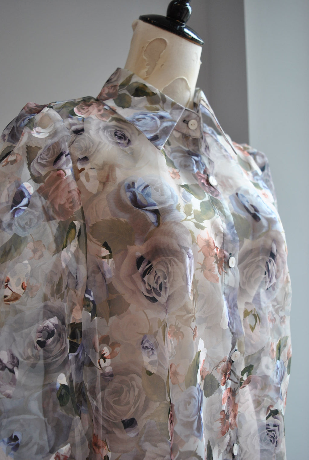 GREY FLOWERS BLOUSE